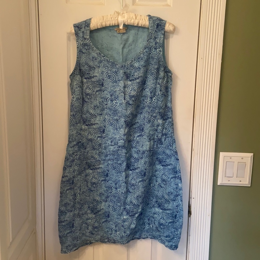 Dress linen rayon blend. Beautiful blue print!